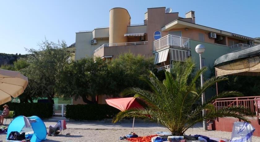 Apartman Loza Klek Exteriör bild